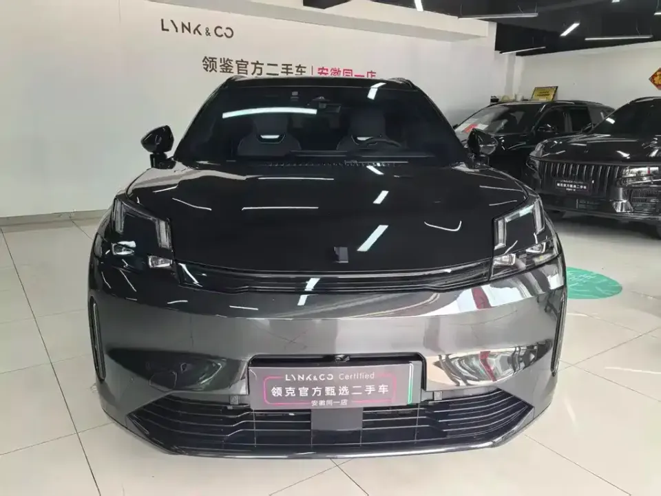 Lynk & Co 08 EM-P