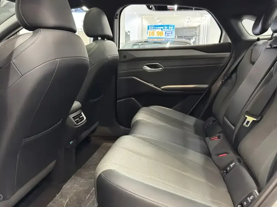 BYD Qin L