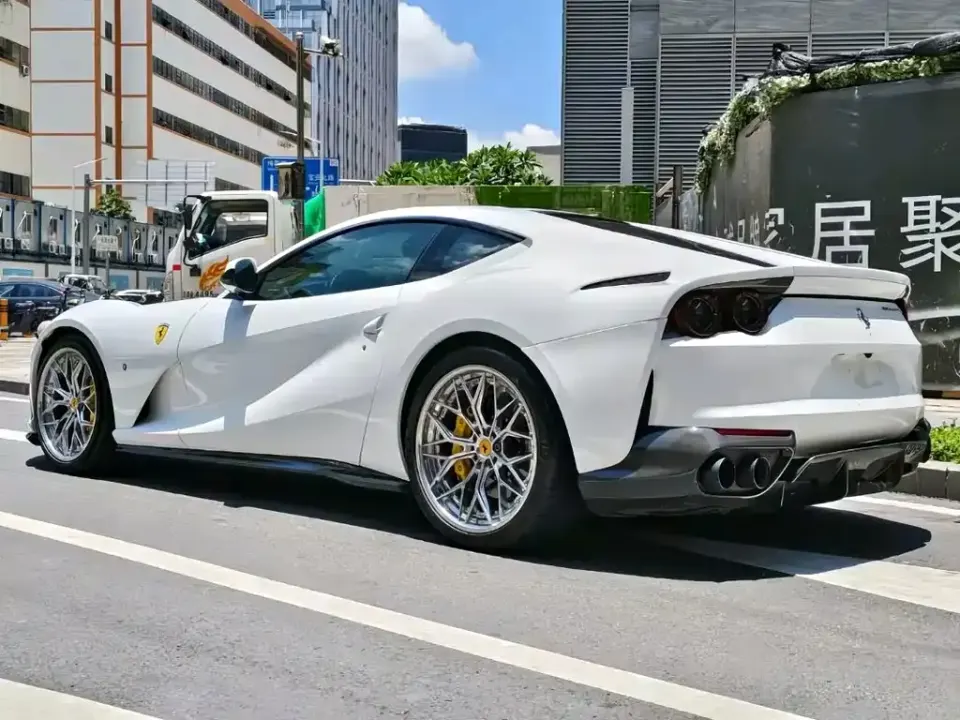 Ferrari 812