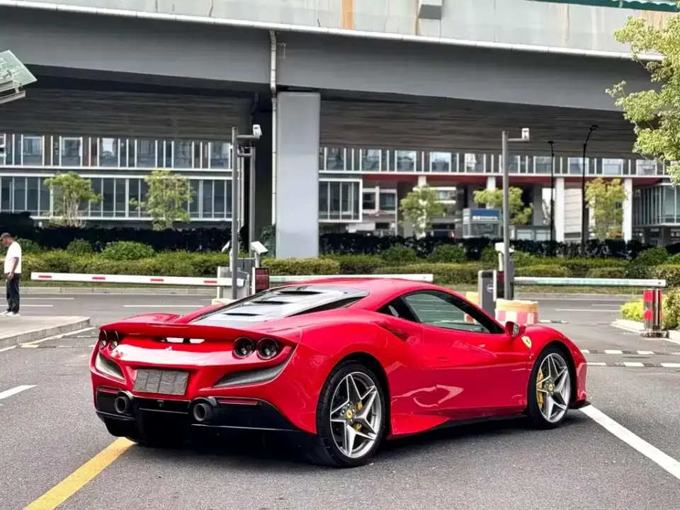 Ferrari F8