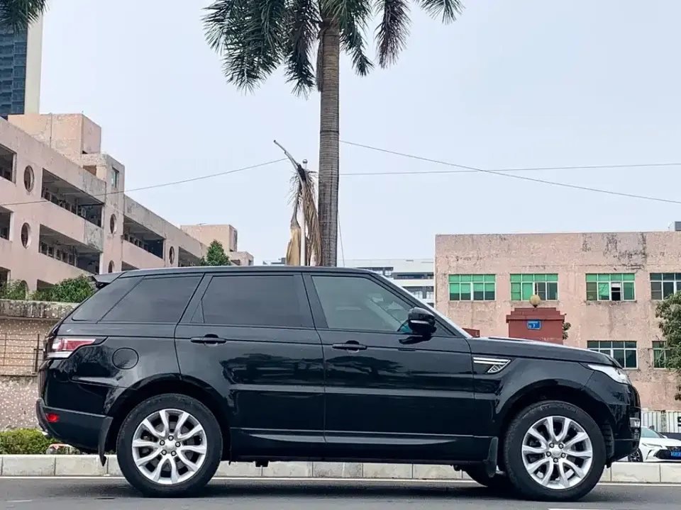 Land Rover Sport