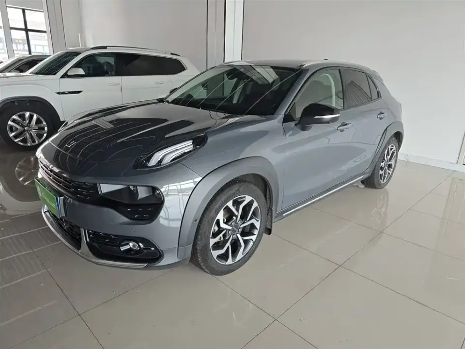 Lynk & Co 02