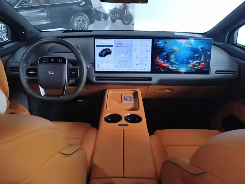 Li Li i8