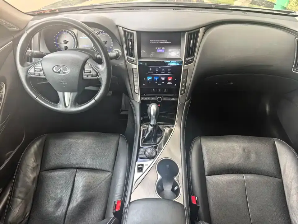 Infiniti Q50L