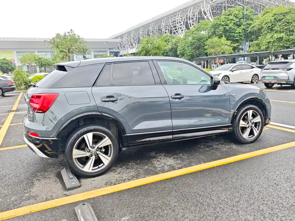Audi Q2L