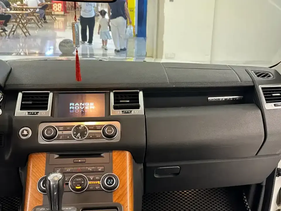 Land Rover Sport