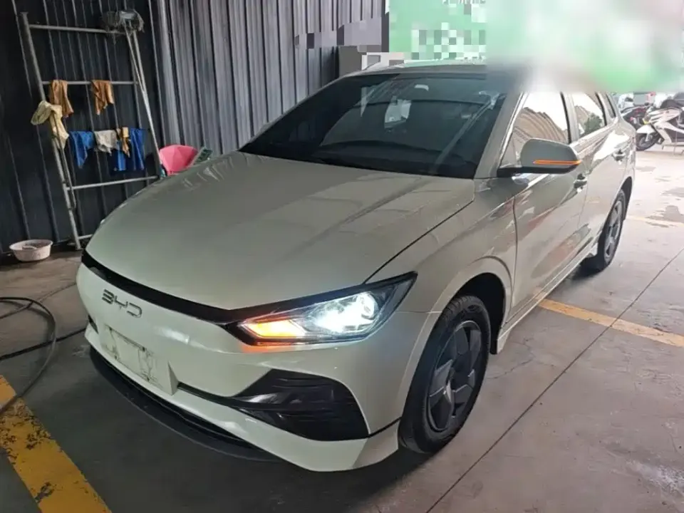 BYD e2