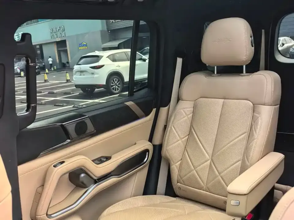 Fang Cheng Bao Leopard 8