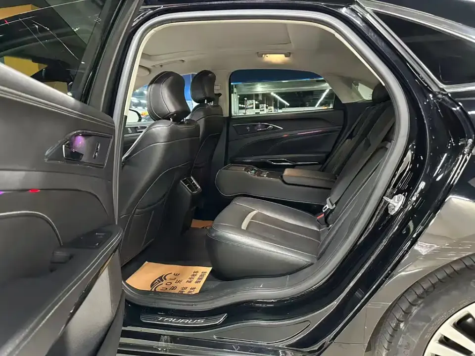 Ford Taurus