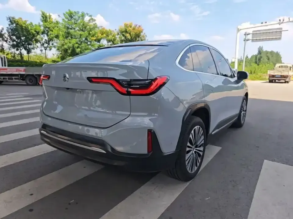 Nio EC6