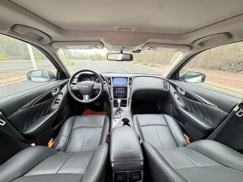 Infiniti Q50L