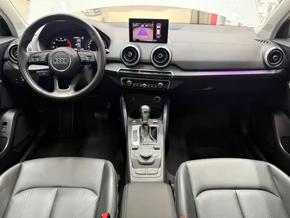 Audi Q2L