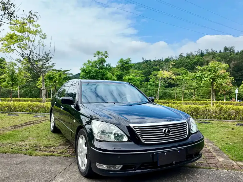 Lexus LS