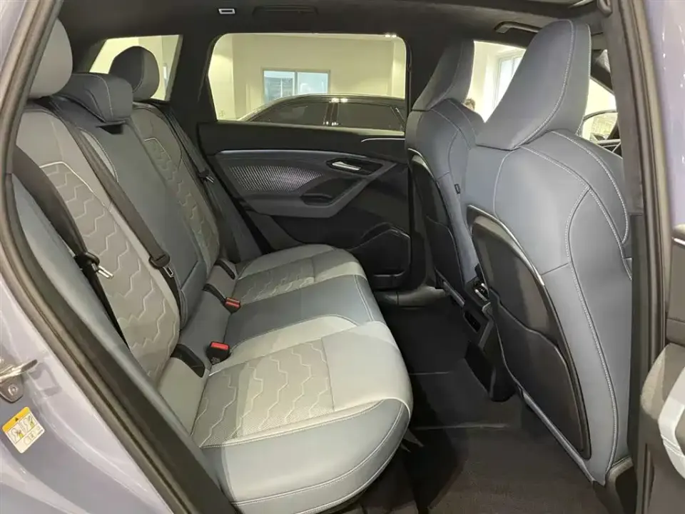 Audi Q6L e-tron