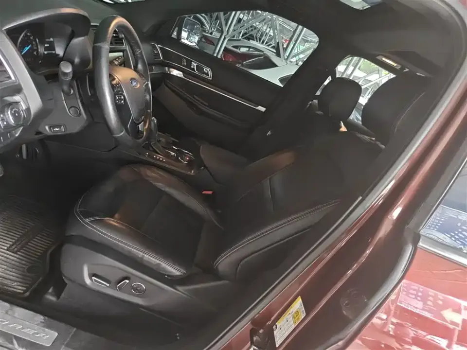 Ford Explorer (Import)