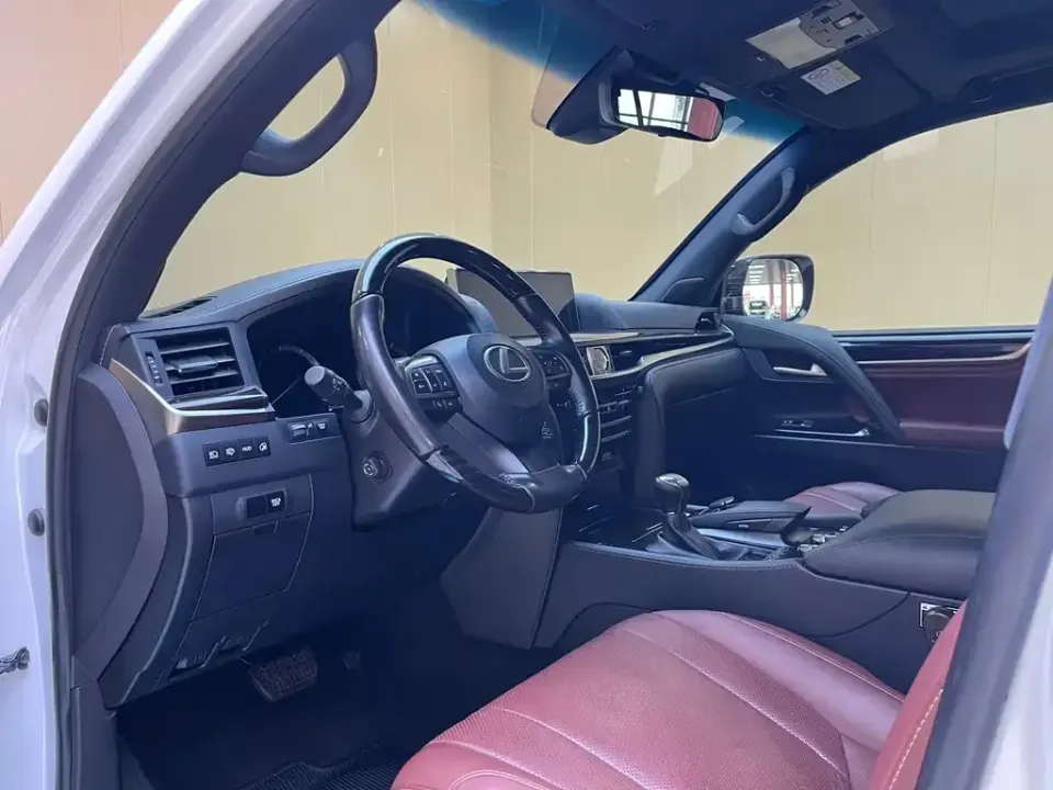 Lexus LX