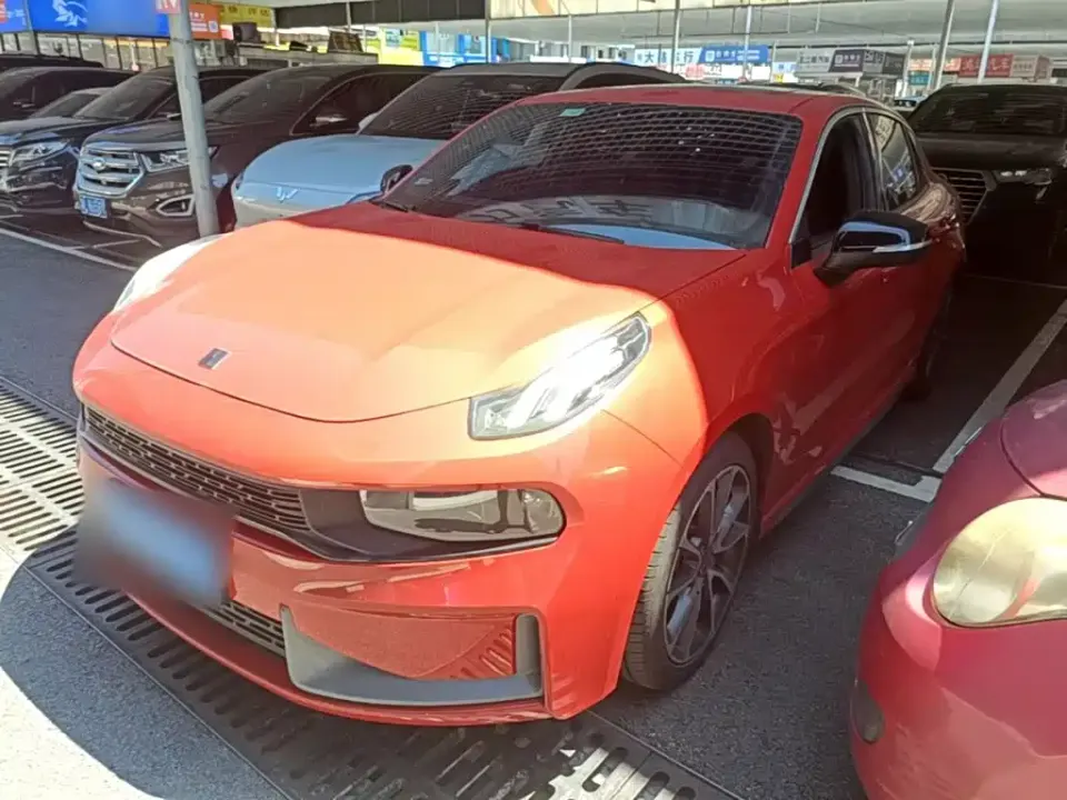 Lynk & Co 03