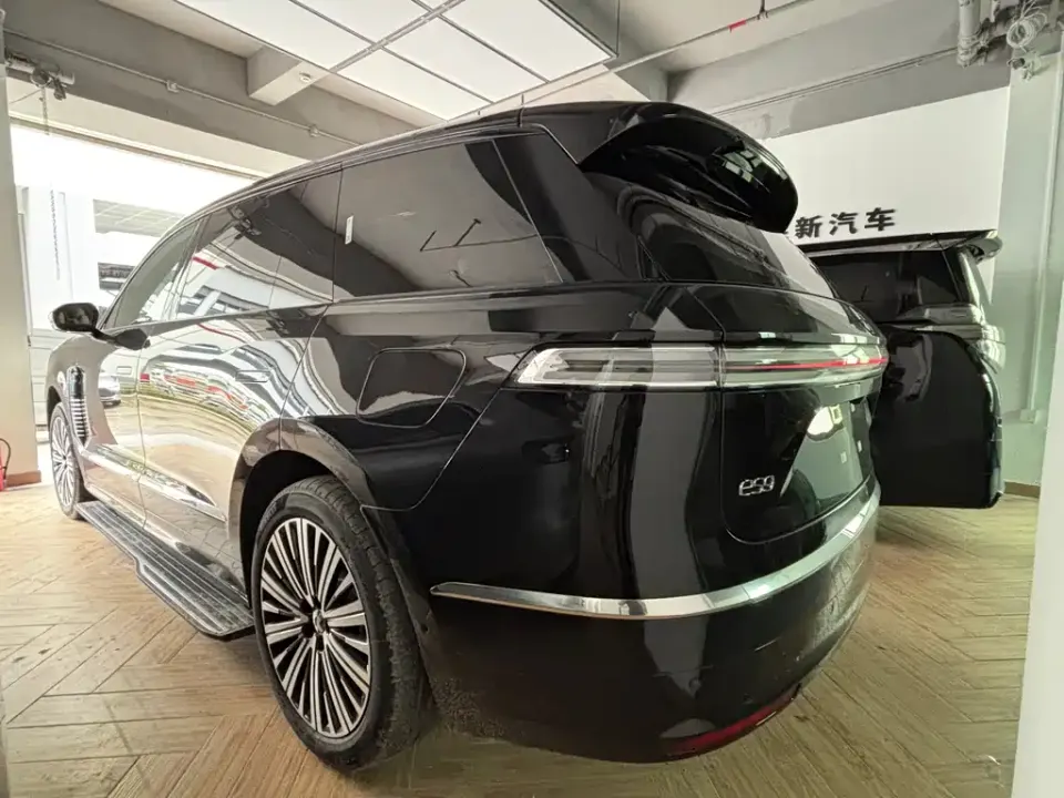 Nio ES9