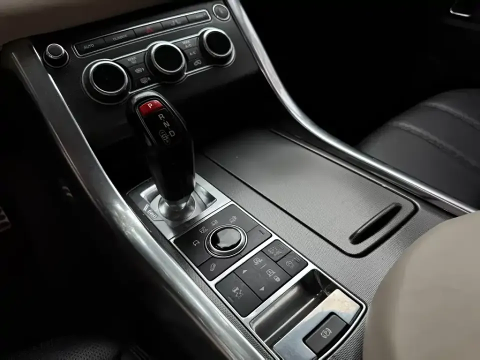 Land Rover Sport
