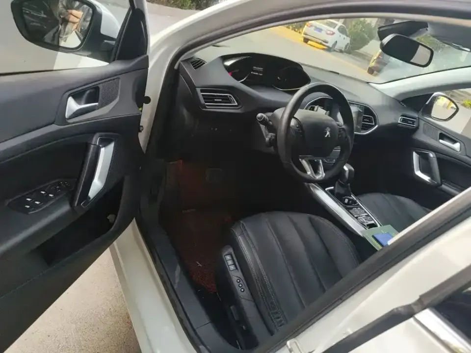 Peugeot 308S