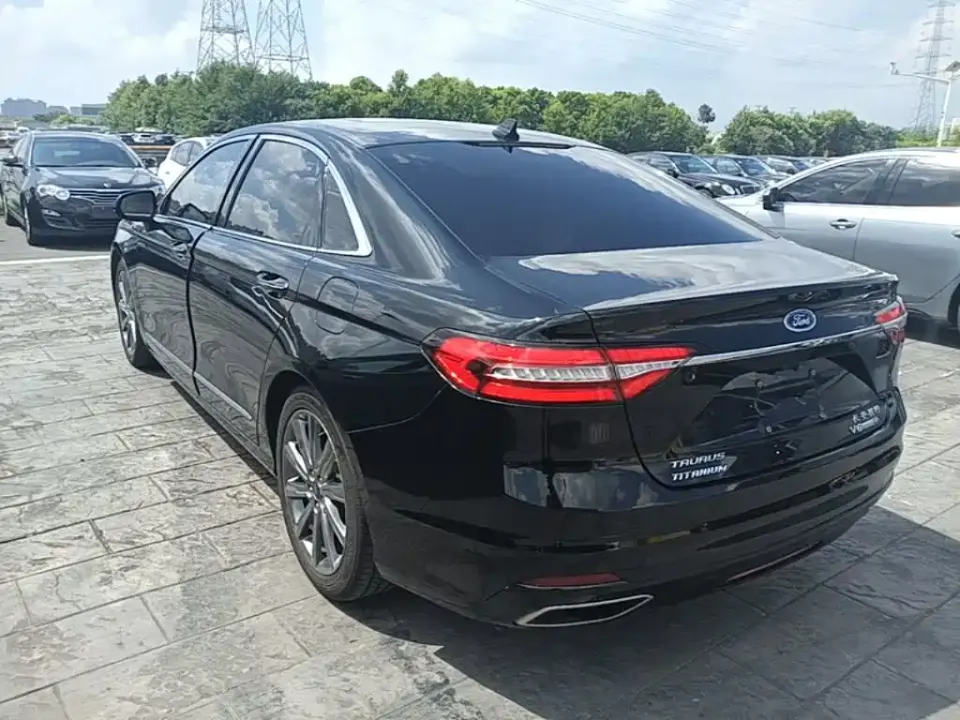 Ford Taurus