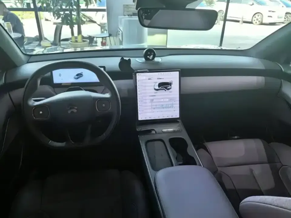 Nio ET5T