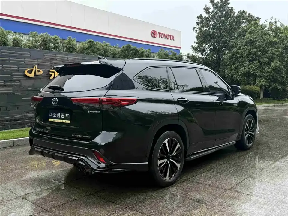 Toyota Crown Kluger