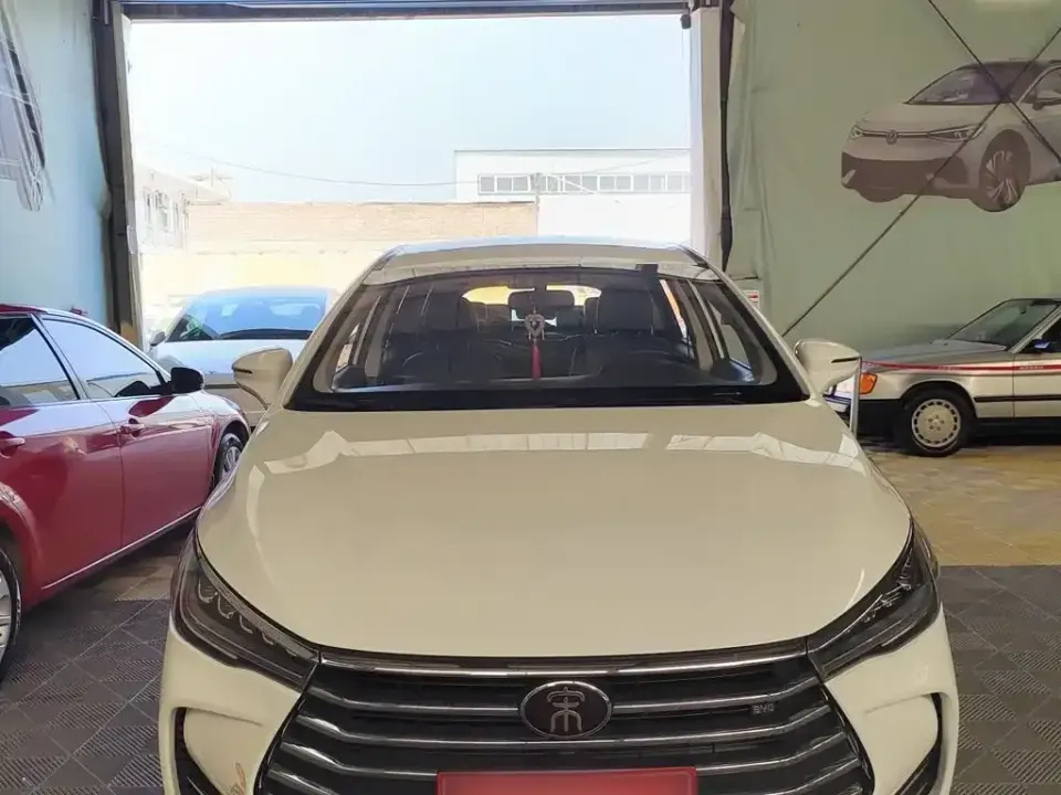 BYD MAX