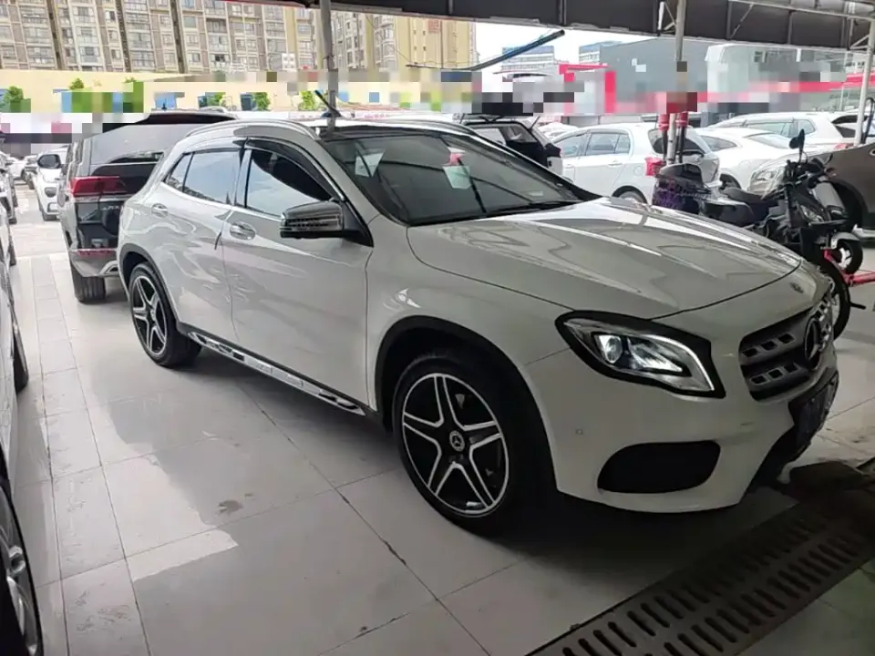 Mercedes-Benz GLA