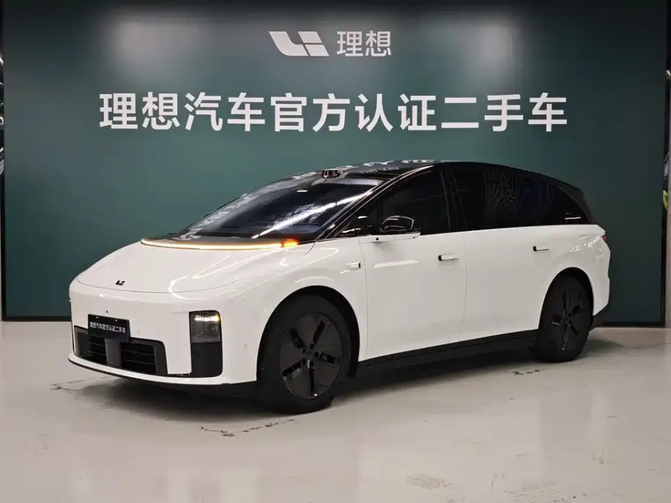 Li Li i8