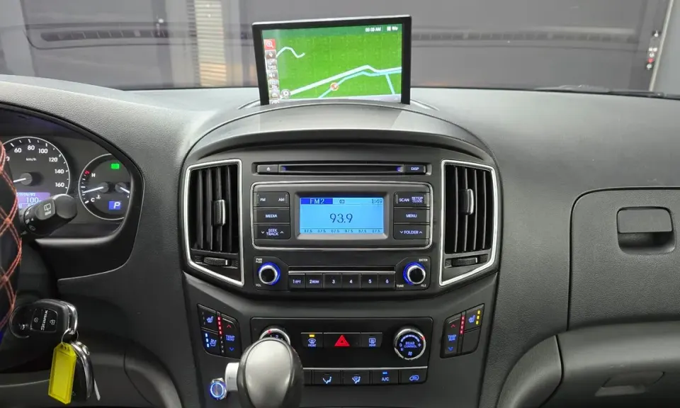 Hyundai Starex