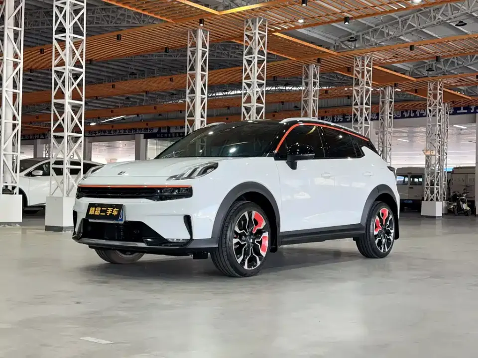 Lynk & Co 06