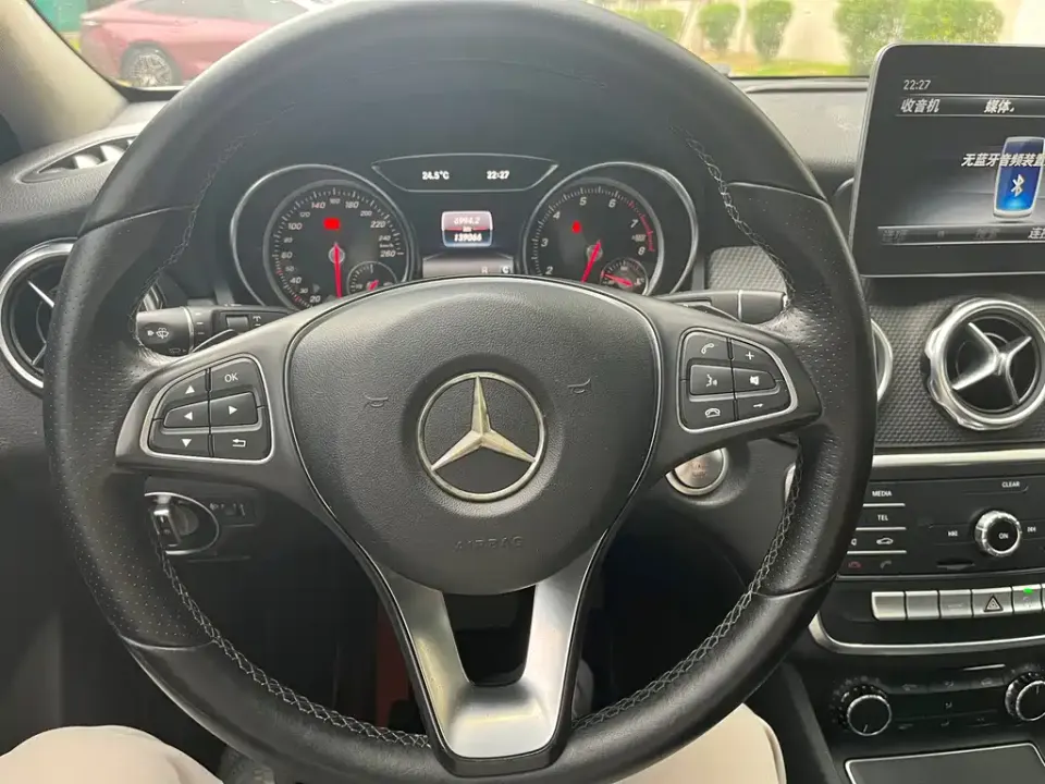 Mercedes-Benz GLA