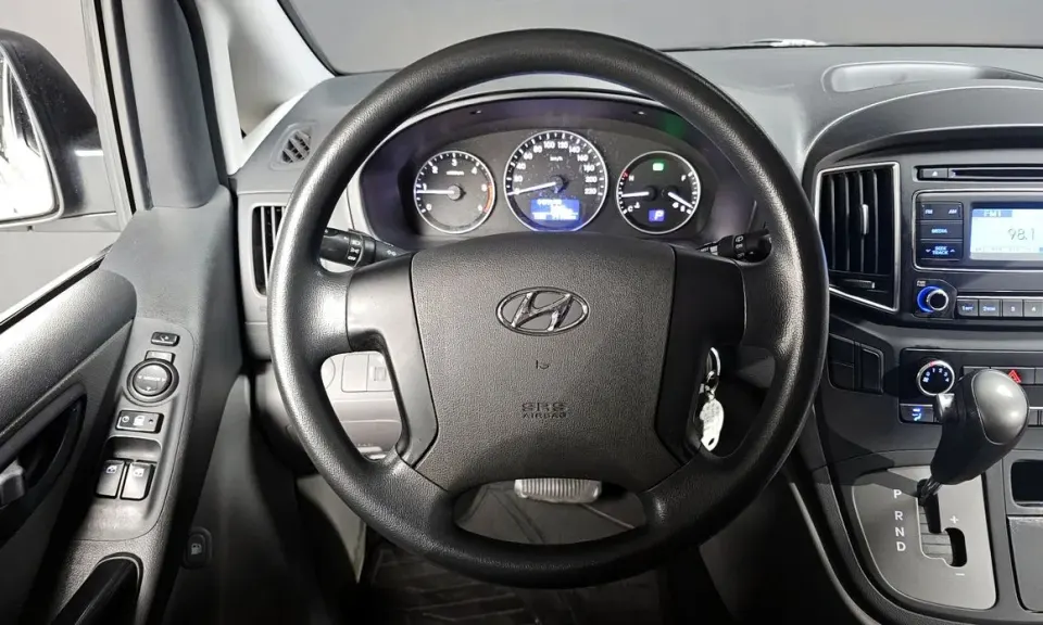 Hyundai Starex