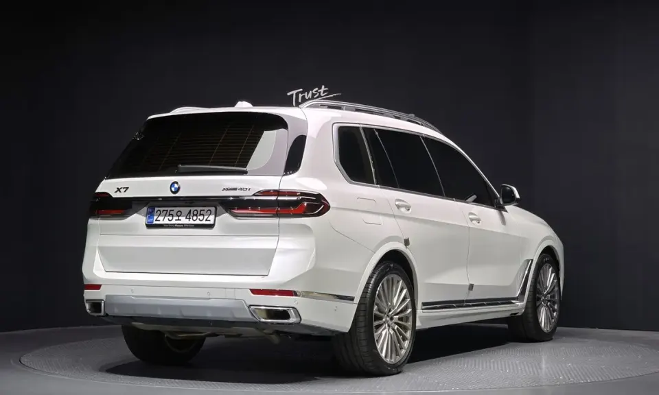 BMW X7