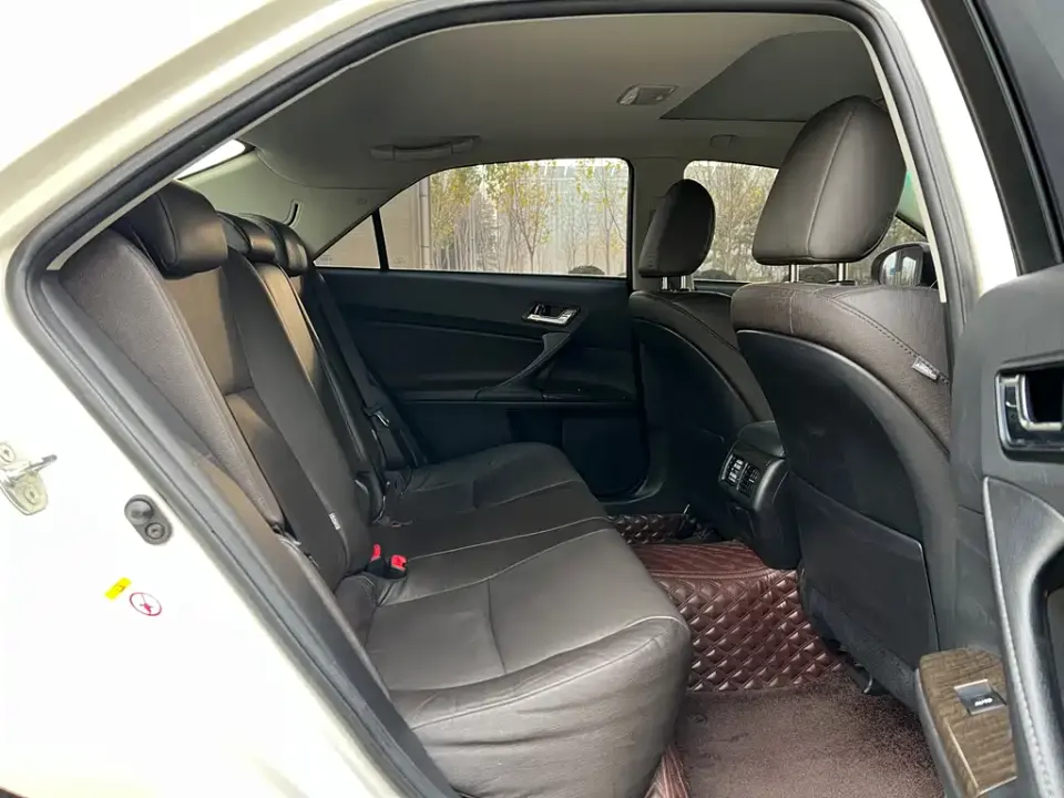 Toyota Reiz