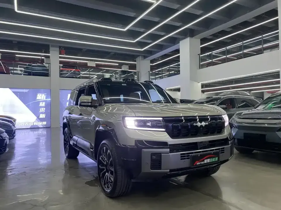 Fang Cheng Bao Leopard 8