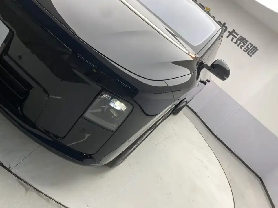 Li Li i8