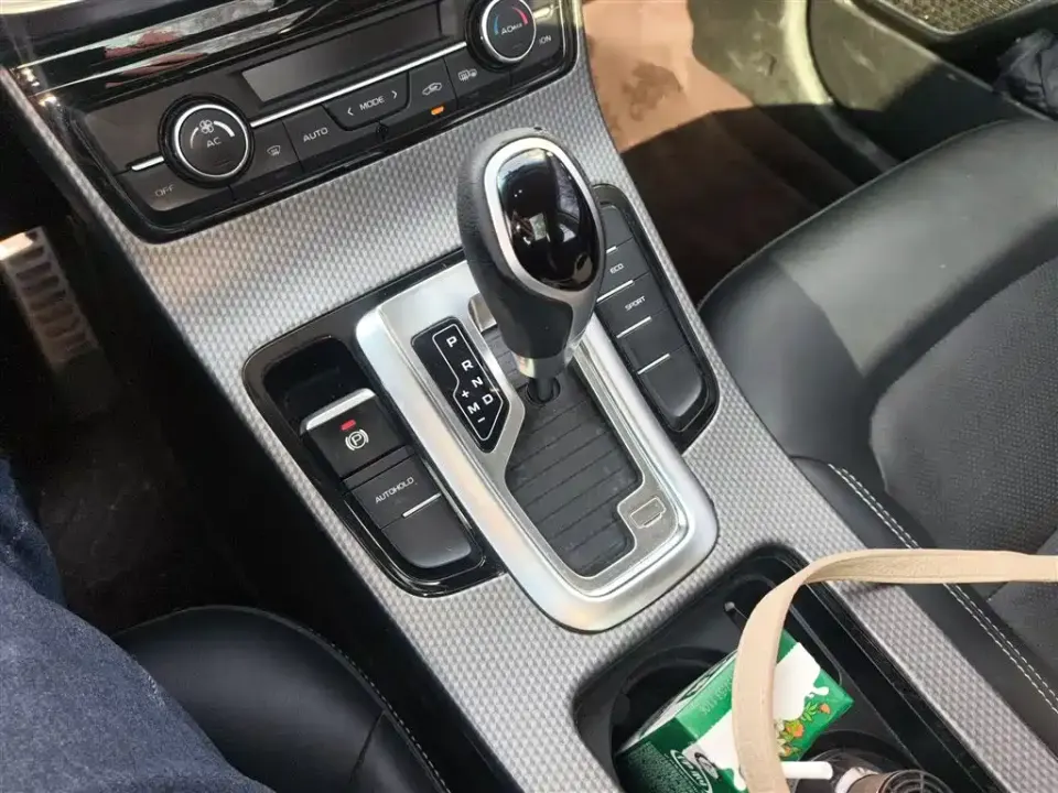 Geely Emgrand GS