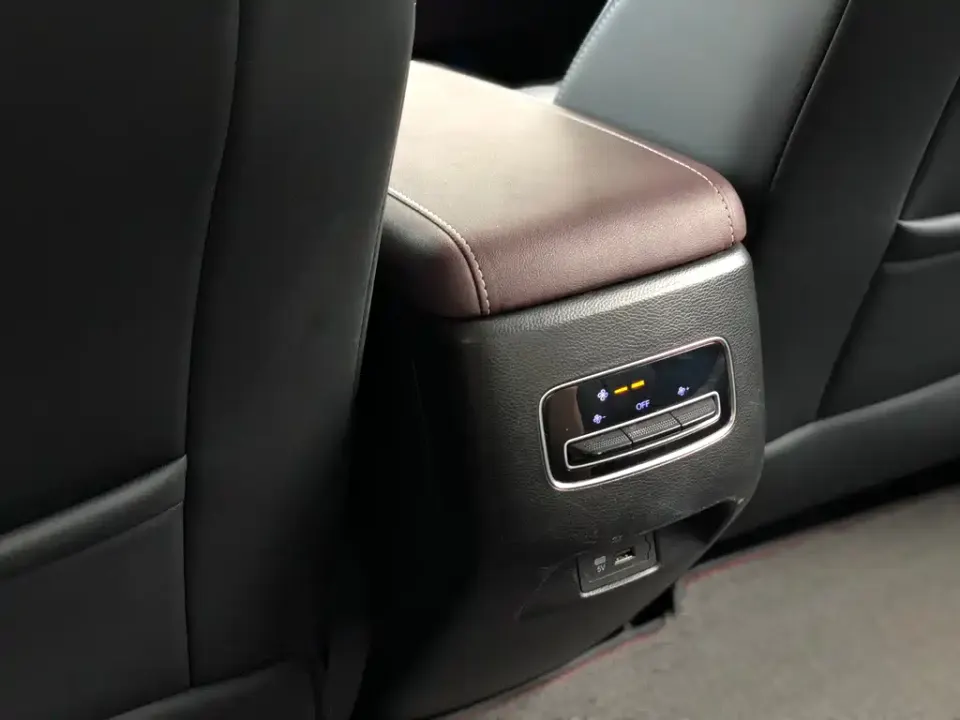 GAC Trumpchi M6