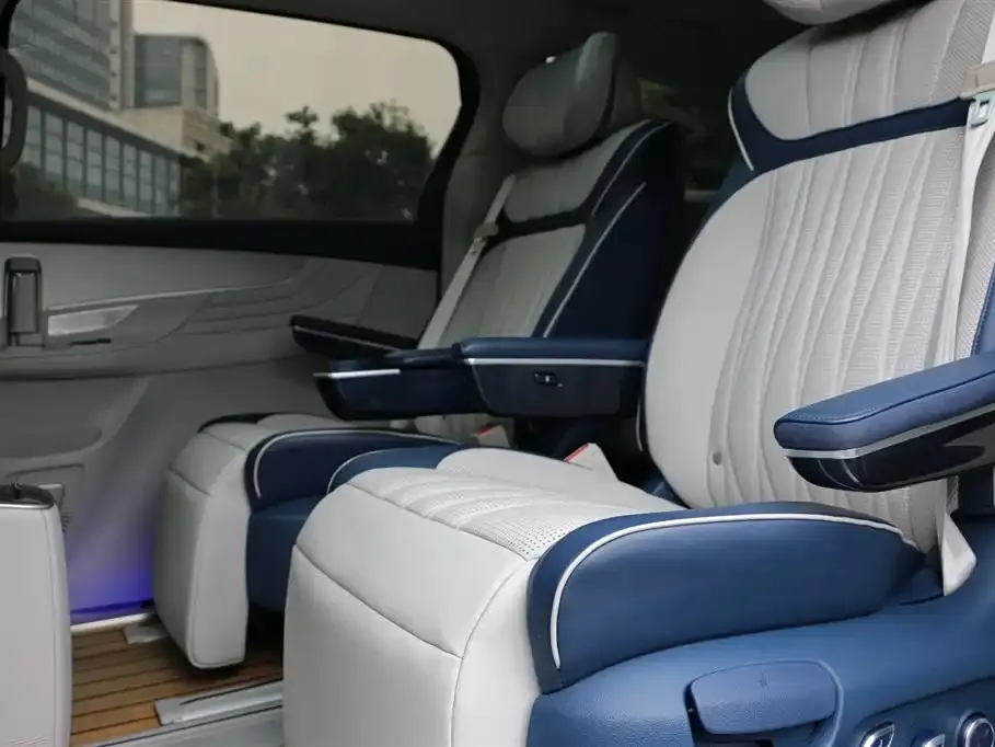 Roewe iMAX8