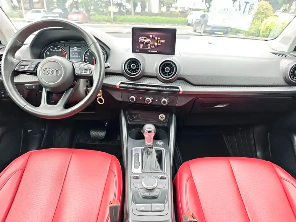 Audi Q2L