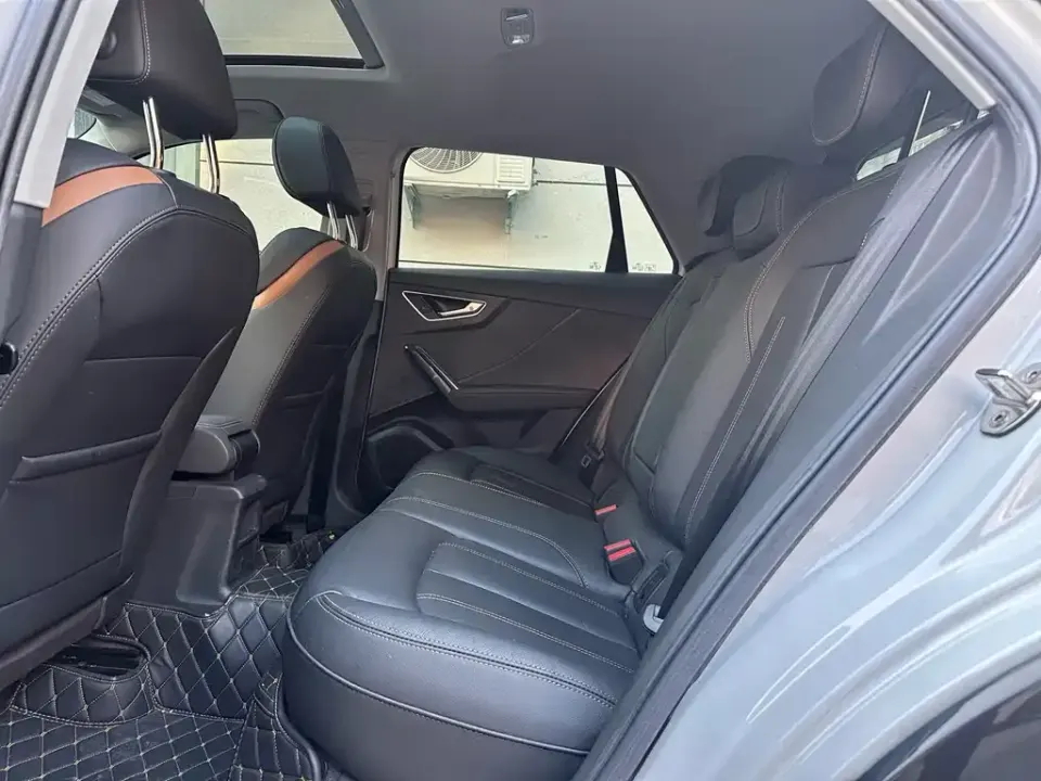 Audi Q2L
