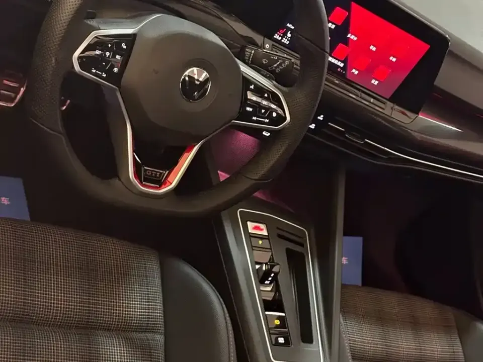 Volkswagen Golf GTI