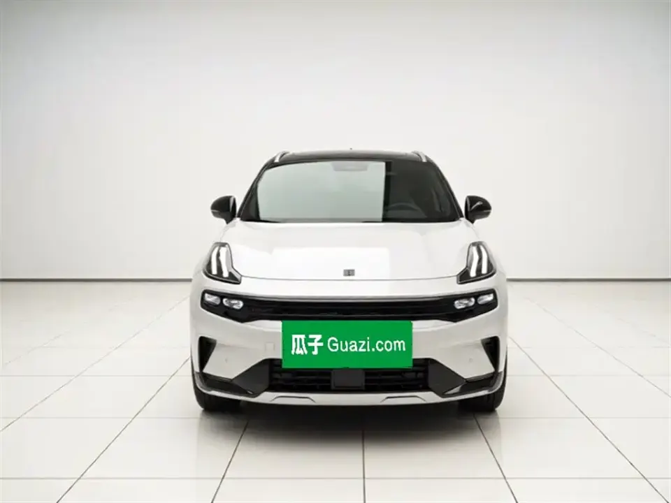 Lynk & Co 06