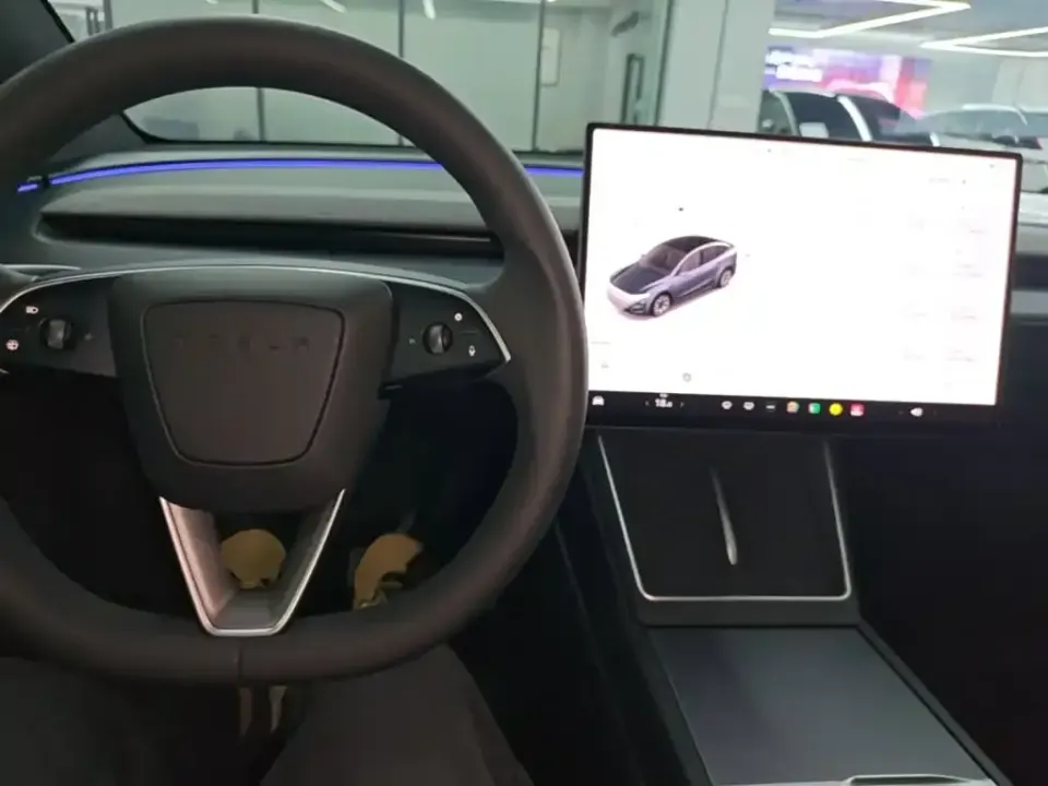 Tesla Model Y L