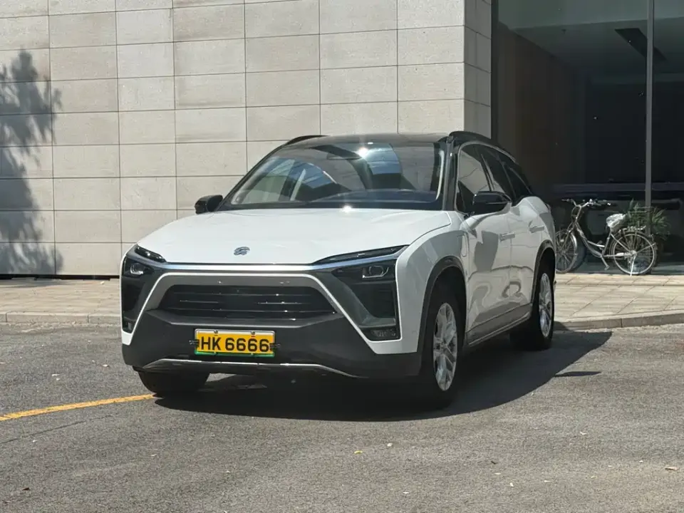 Nio ES8