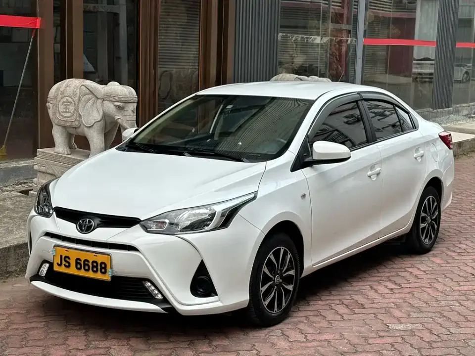 Toyota Yaris L