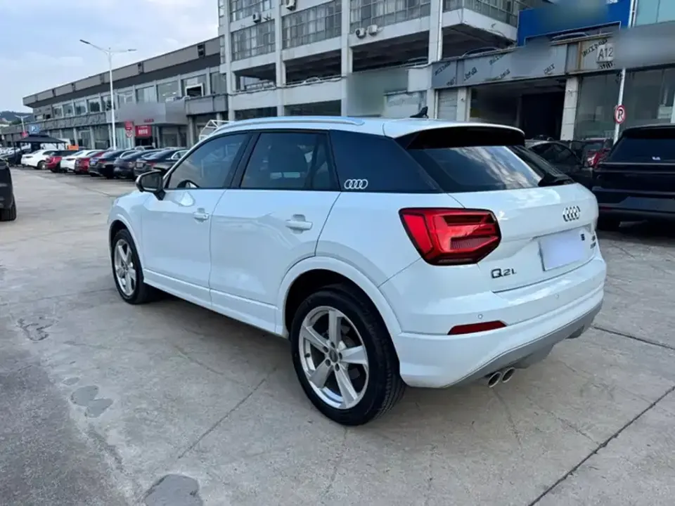 Audi Q2L