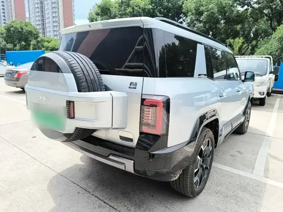 Fang Cheng Bao Leopard 8